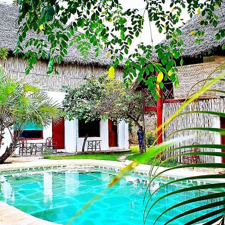 Diani Hostel Diani Beach Exterior photo