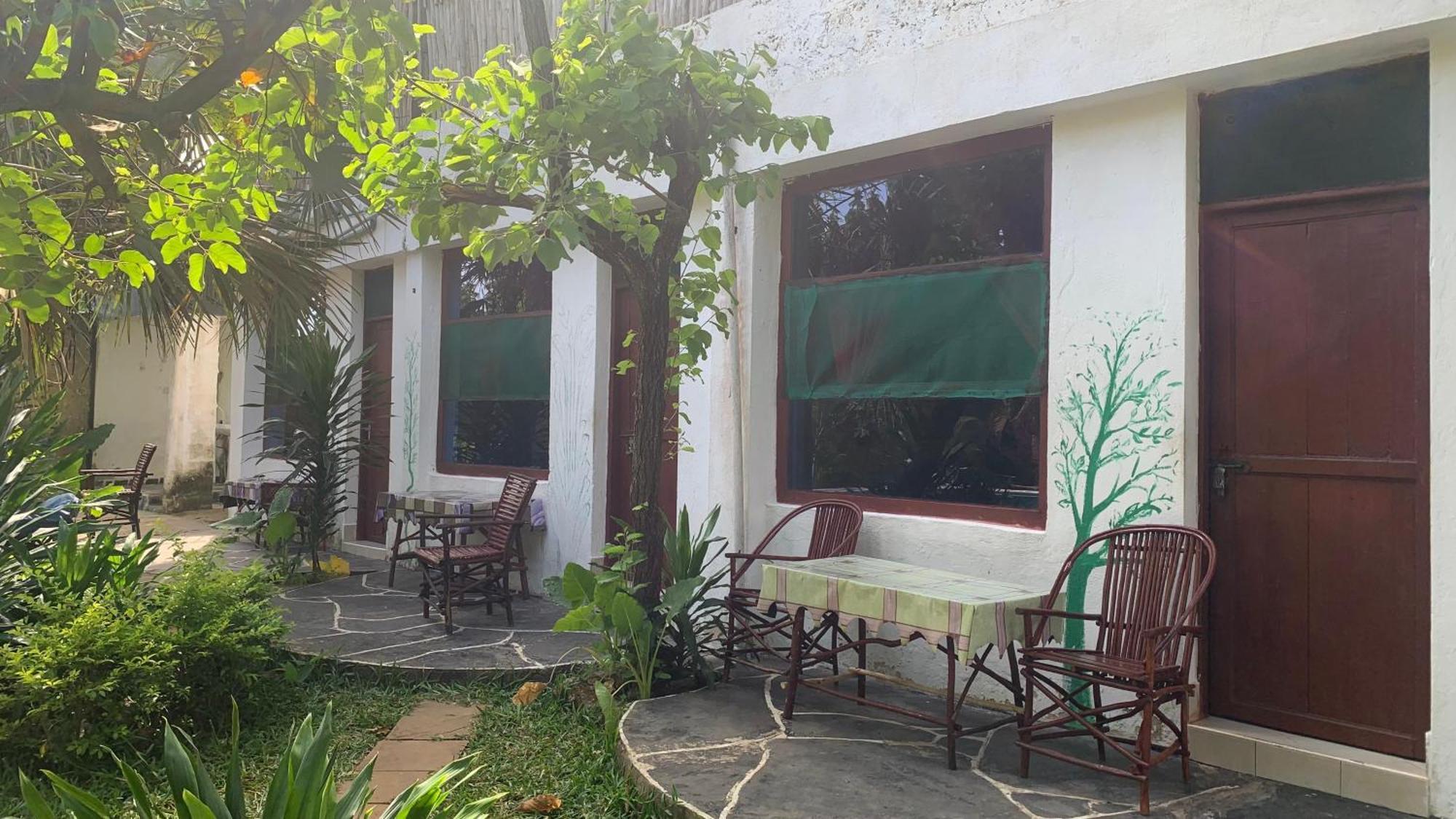 Diani Hostel Diani Beach Exterior photo