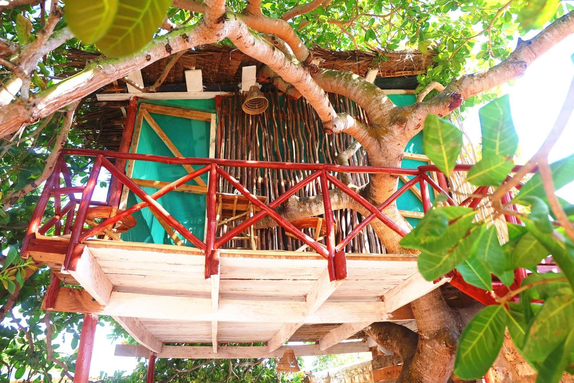 Diani Hostel Diani Beach Exterior photo