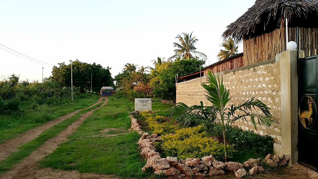 Diani Hostel Diani Beach Exterior photo