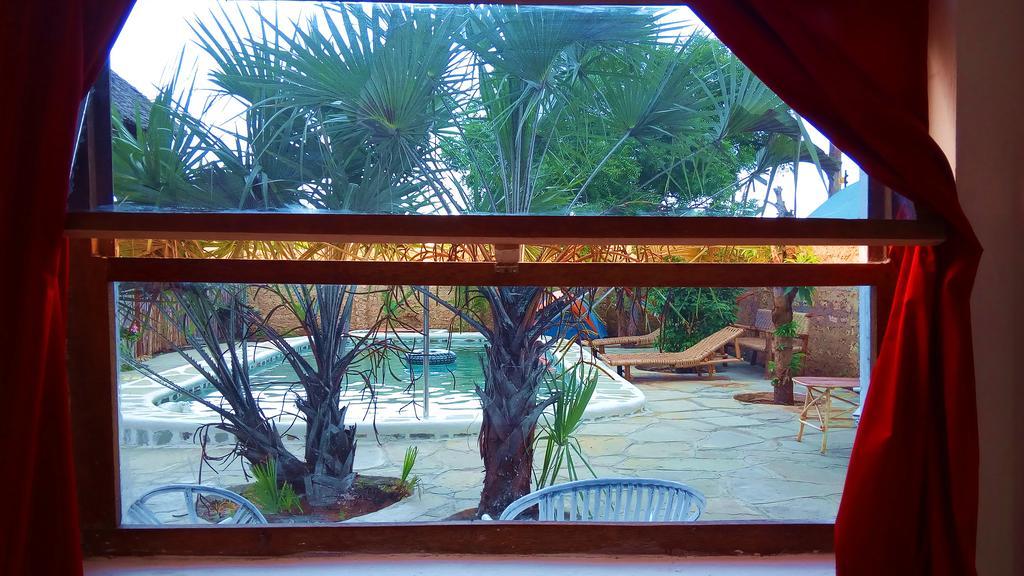 Diani Hostel Diani Beach Exterior photo