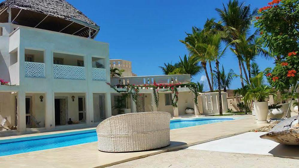 Diani Hostel Diani Beach Exterior photo