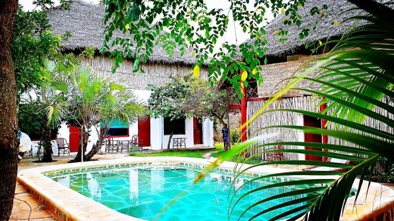 Diani Hostel Diani Beach Exterior photo