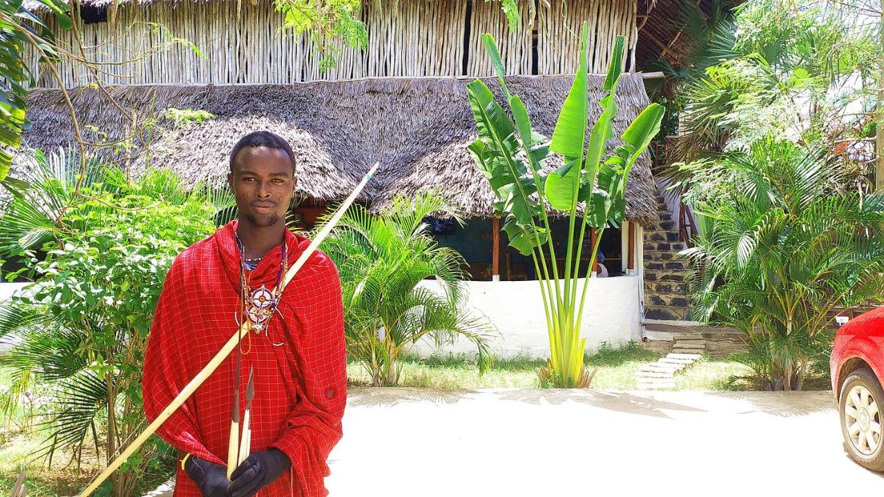 Diani Hostel Diani Beach Exterior photo